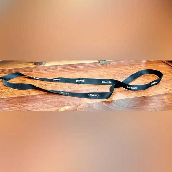 CHANEL Ribbon - Picture 2 of 2